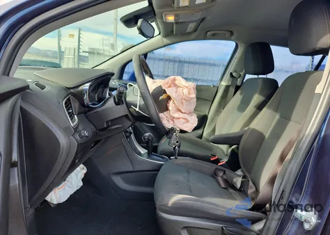 2018 Chevrolet Trax Ls z USA, uszkodzony, nr VIN 3GNCJNSB9JL282589